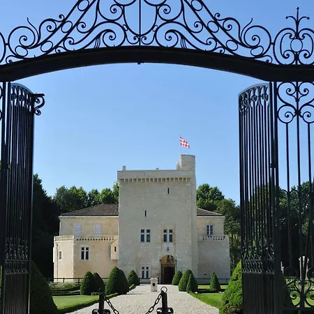 Chateau La Tour Carnet 3*