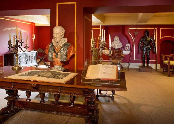 Chateau La Tour Carnet