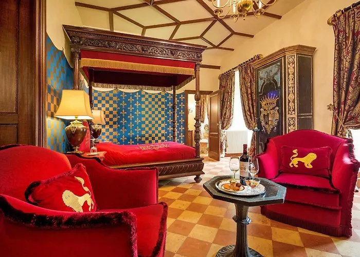 Chateau La Tour Carnet